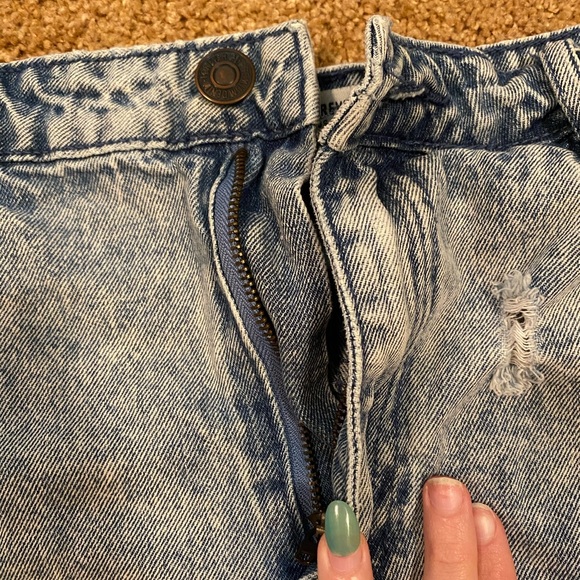 Forever 21 Acid Wash Jean Shorts - Picture 3 of 8